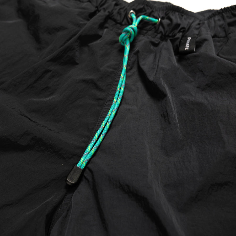 BASIC SHORT BLACK POCKET GREEN